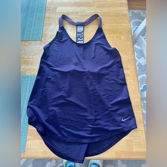 Nike Tops - Nike women’s tank top medium